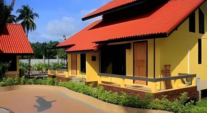Tanisa Resort Чумфон Екстериор снимка