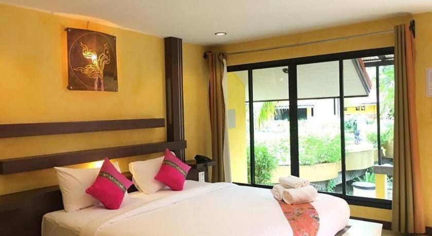 Tanisa Resort Чумфон Екстериор снимка