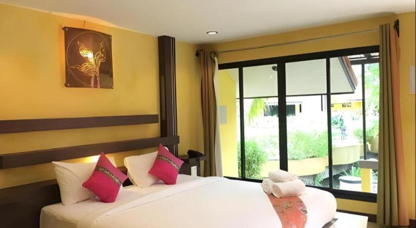 Tanisa Resort Чумфон Екстериор снимка