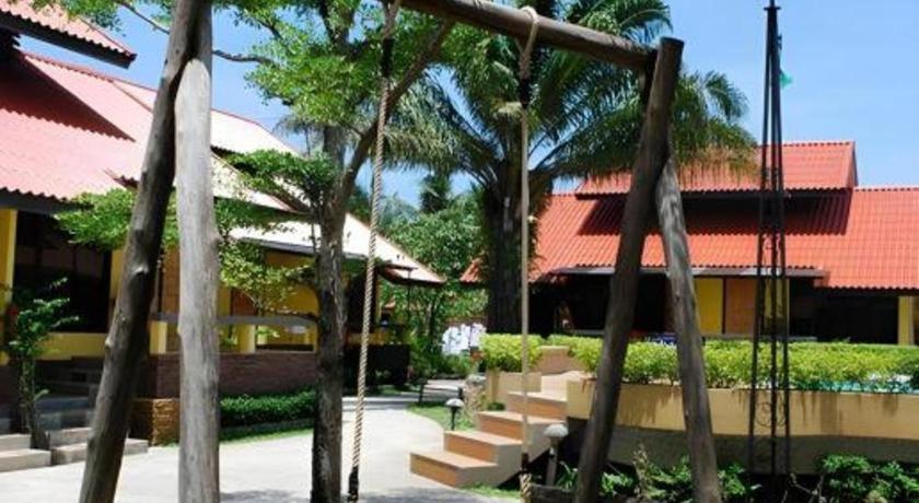 Tanisa Resort Чумфон Екстериор снимка
