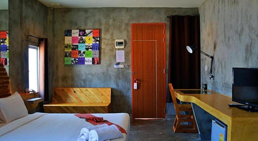 Tanisa Resort Чумфон Екстериор снимка