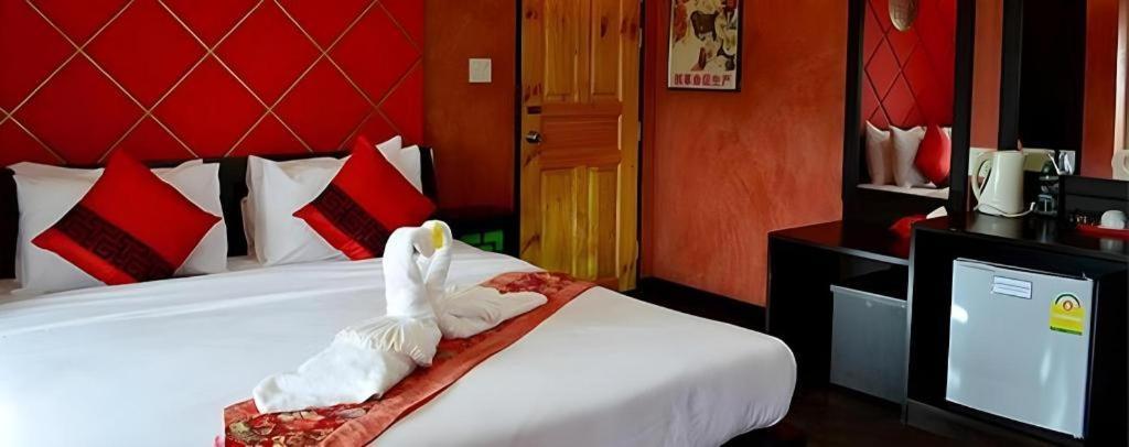 Tanisa Resort Чумфон Екстериор снимка